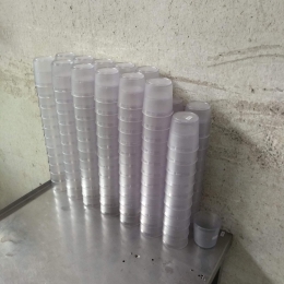 150 plastic cups